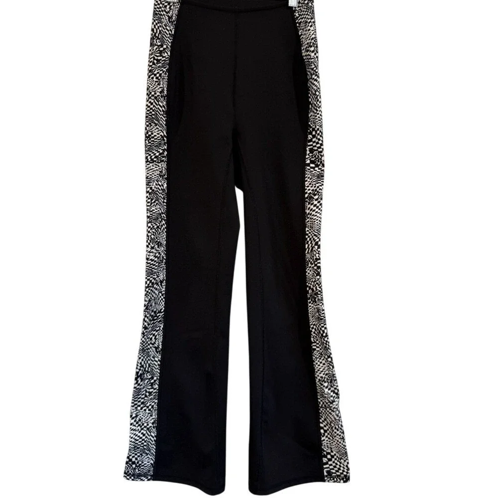 Free People Movement Checkmate Flare Leggings Black White Stripe Pants Sz XS - Picture 9 of 16